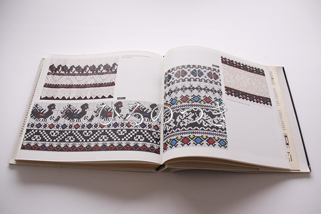 ハンガリーの刺繍本『祖母の遺産』, Nagyanyaink oroksege ハンガリーの刺繍本『祖母の遺産』, Nagyanyaink oroksege