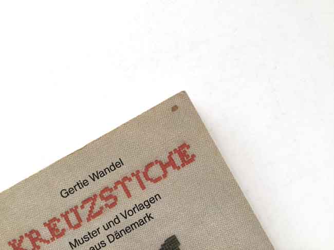 ドイツ フレメ刺繍図案集 Kreuzstiche Muster Und Vorlagen Aus Danemark モダン クロスステッチ集 ドイツ版 ひるのつき